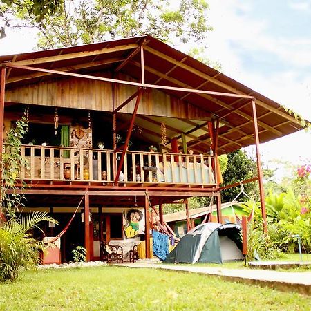 Hakuna Matata Hostel กาอุยตา ภายนอก รูปภาพ