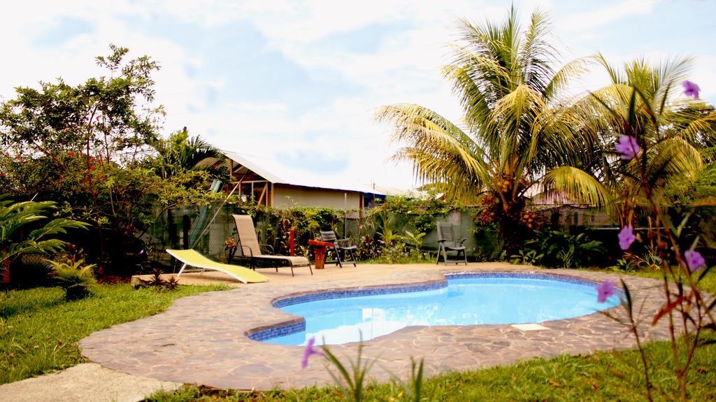 Hakuna Matata Hostel กาอุยตา ภายนอก รูปภาพ