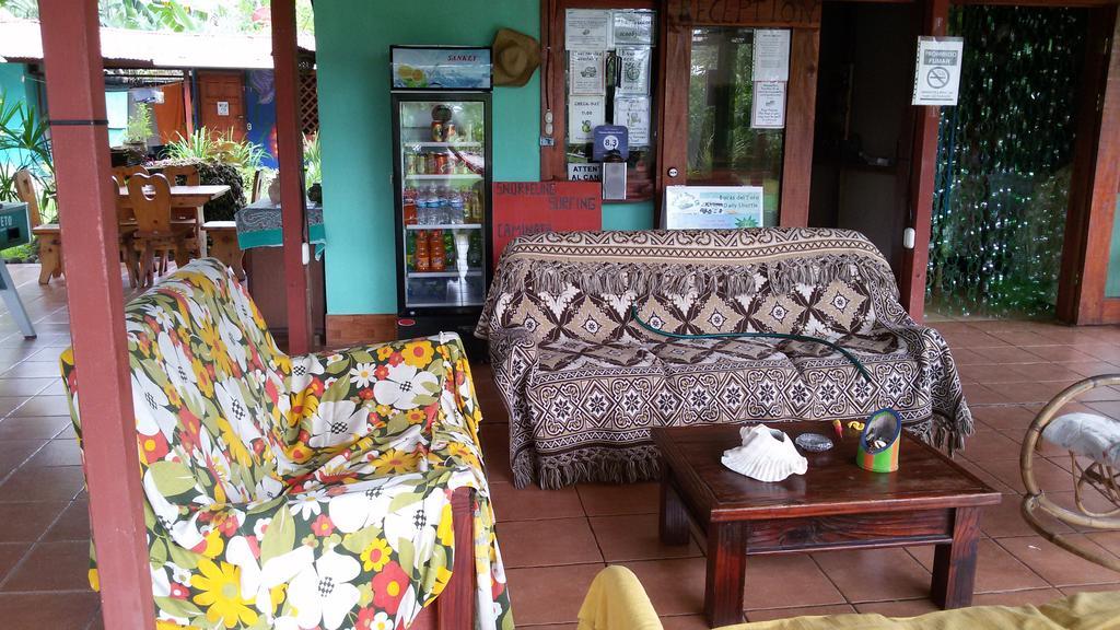 Hakuna Matata Hostel กาอุยตา ภายนอก รูปภาพ
