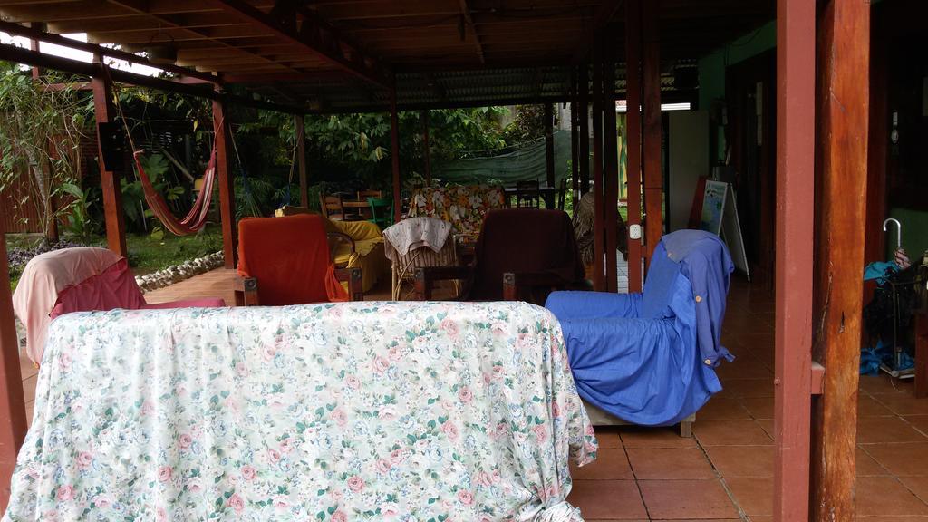 Hakuna Matata Hostel กาอุยตา ภายนอก รูปภาพ