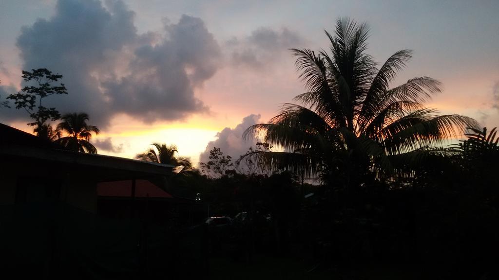 Hakuna Matata Hostel กาอุยตา ภายนอก รูปภาพ