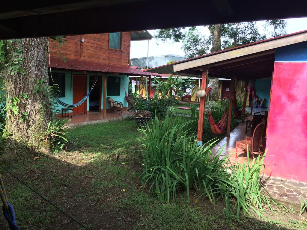 Hakuna Matata Hostel กาอุยตา ภายนอก รูปภาพ