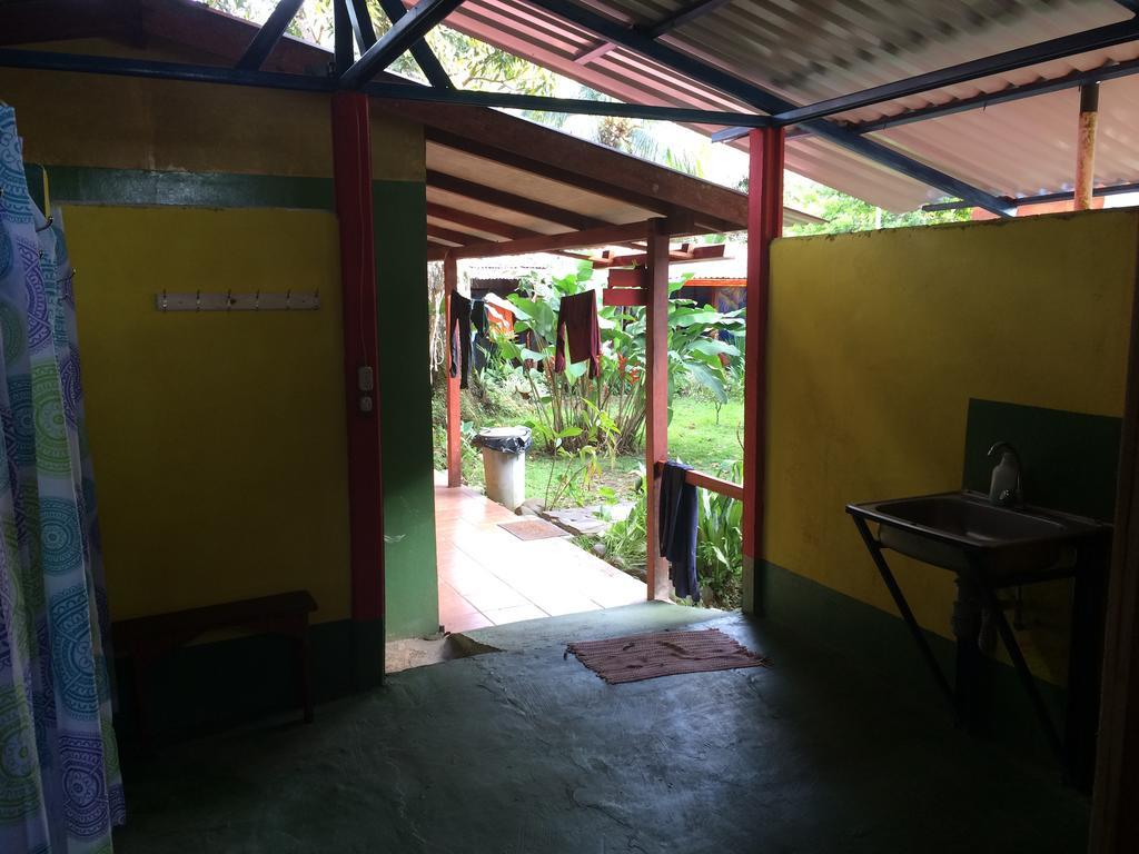 Hakuna Matata Hostel กาอุยตา ภายนอก รูปภาพ